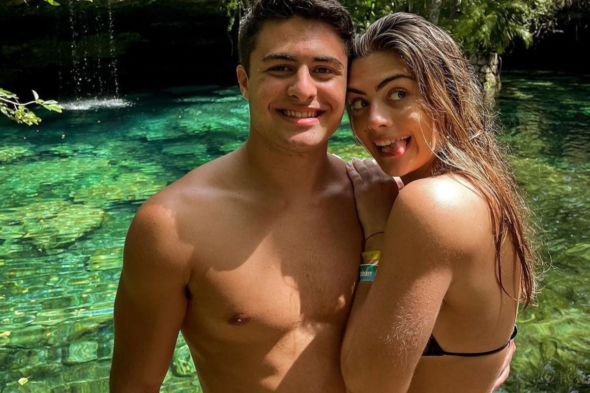 Eles cresceram! Filhos de Elaine Mickely e Cesar Filho chamam a atenção pela beleza na web 
