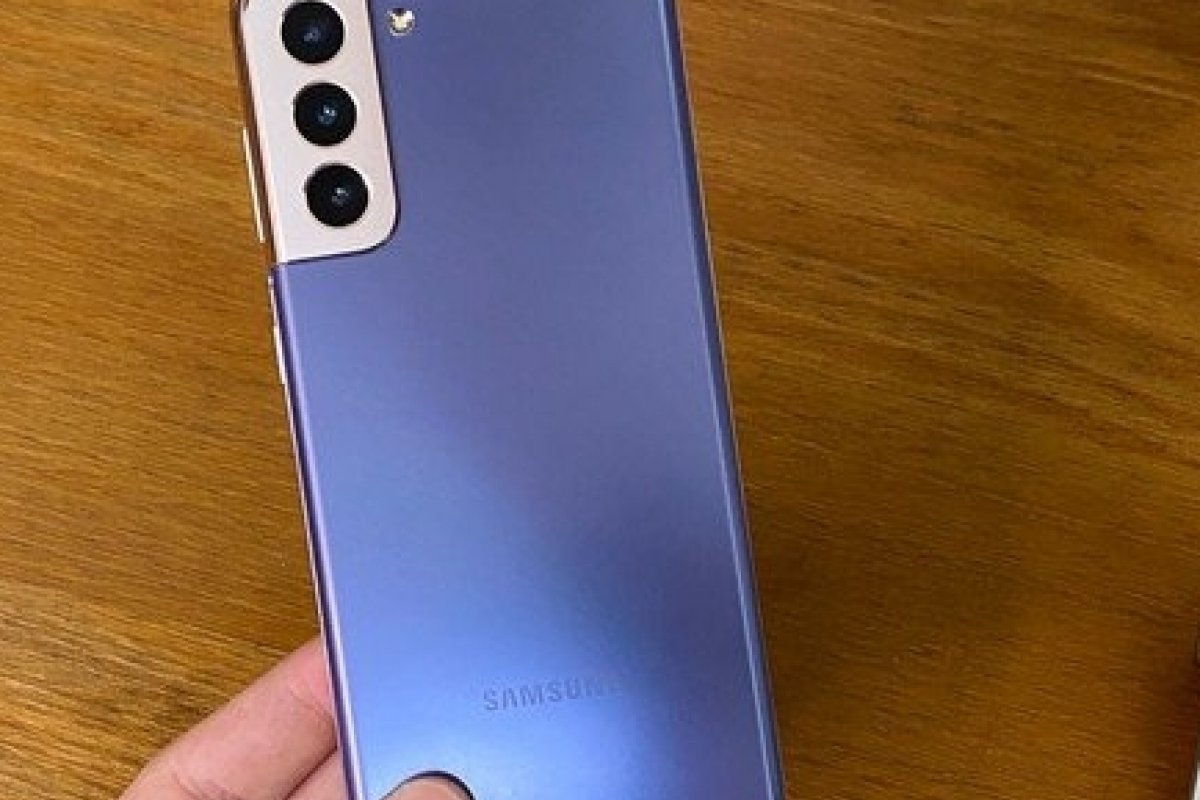 Galaxy S21 FE pode ter carregador mais rápido da Samsung