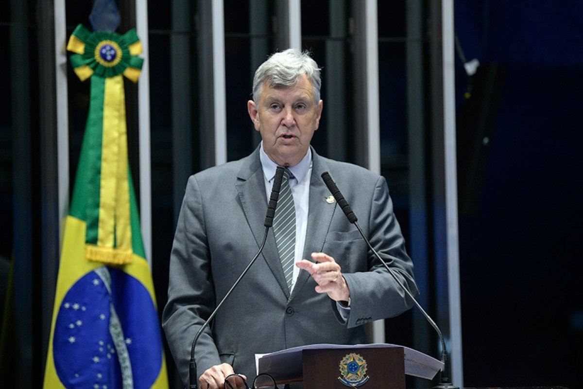 'Estão procurando alguma coisa que até agora não encontraram', diz Heinze sobre CPI da Covid