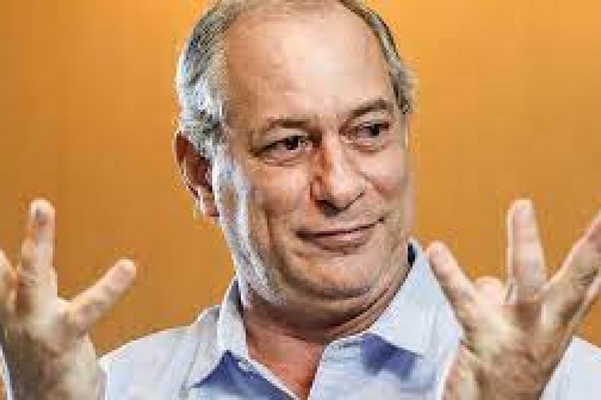 Ciro Gomes afirma que 'alguma coisa relevante' é produzida na CPI da Covid, mas critica relator