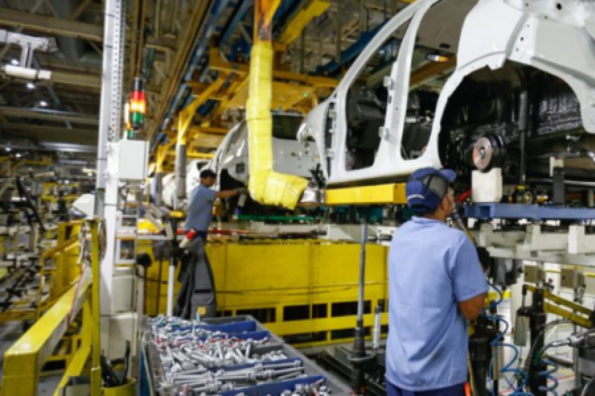 Mesmo com queda em maio, atividade industrial segue acima de antes da pandemia