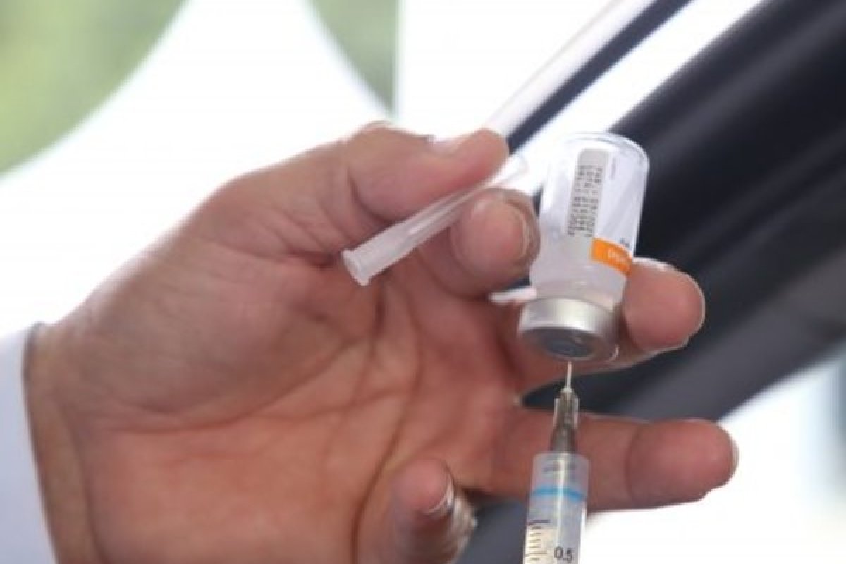 Aplicação da primeira dose da vacina contra covid-19 está suspensa em Salvador 
