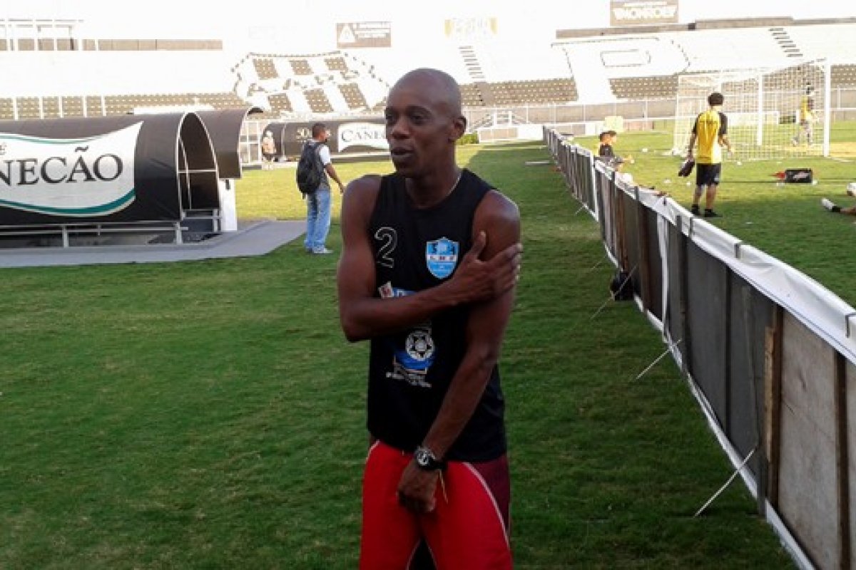 Ex-jogador do Bahia é visto em São Paulo pedindo esmola