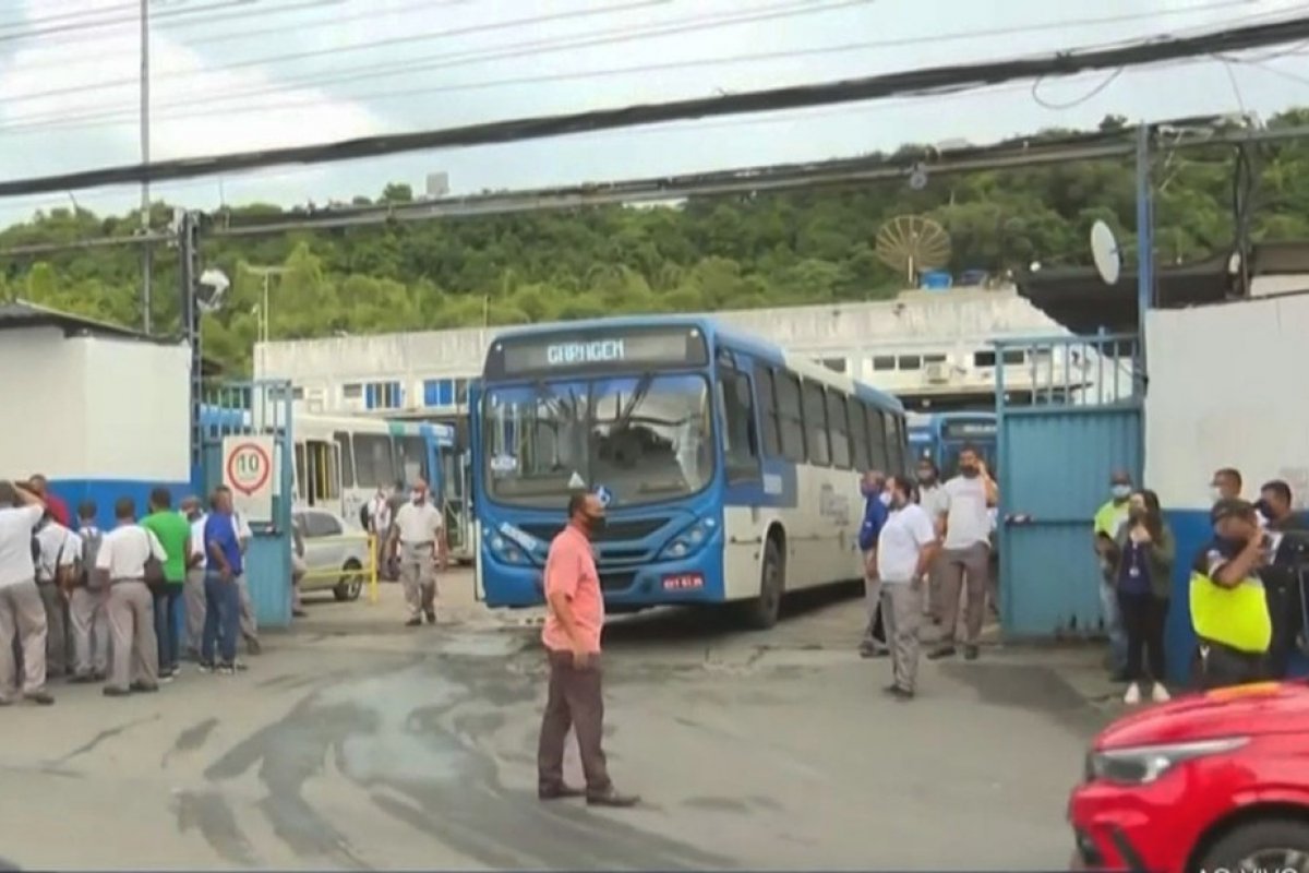 Após paralisação, Rodoviários encerram assembleia e ônibus voltam a circular em Salvador 