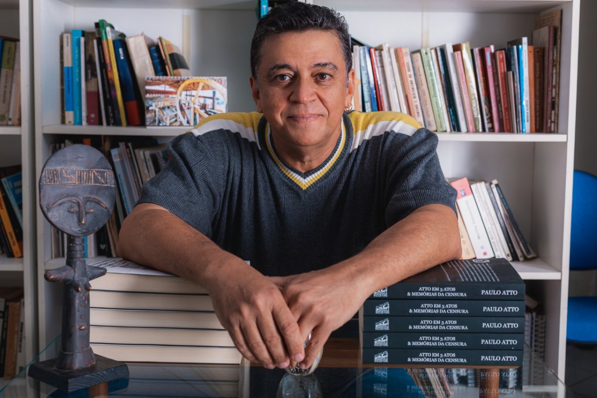 Paulo Atto lança livro sobre Censura ao Teatro nos anos 80 na Bahia 