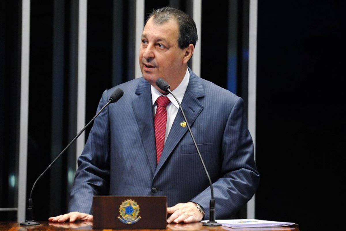 Aziz sobre Bolsonaro no caso Covaxin: 'Crime de responsabilidade cada vez fica mais claro'