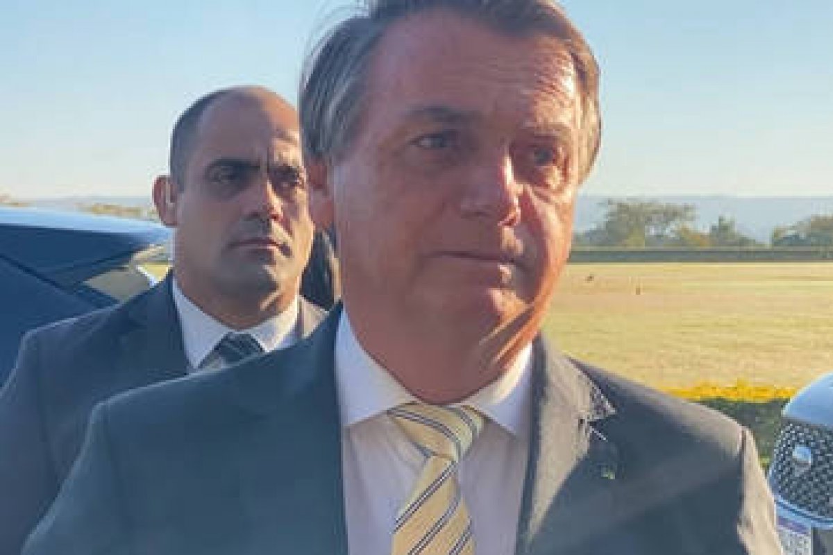 "Me acusam de corrupção em uma compra que sequer foi realizada", diz Bolsonaro sobre negociação das vacinas Covaxin