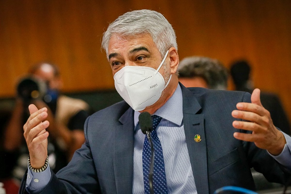 CPI: Humberto Costa diz que comissão pretende votar nesta semana requerimentos ‘importantes para as investigações’ 