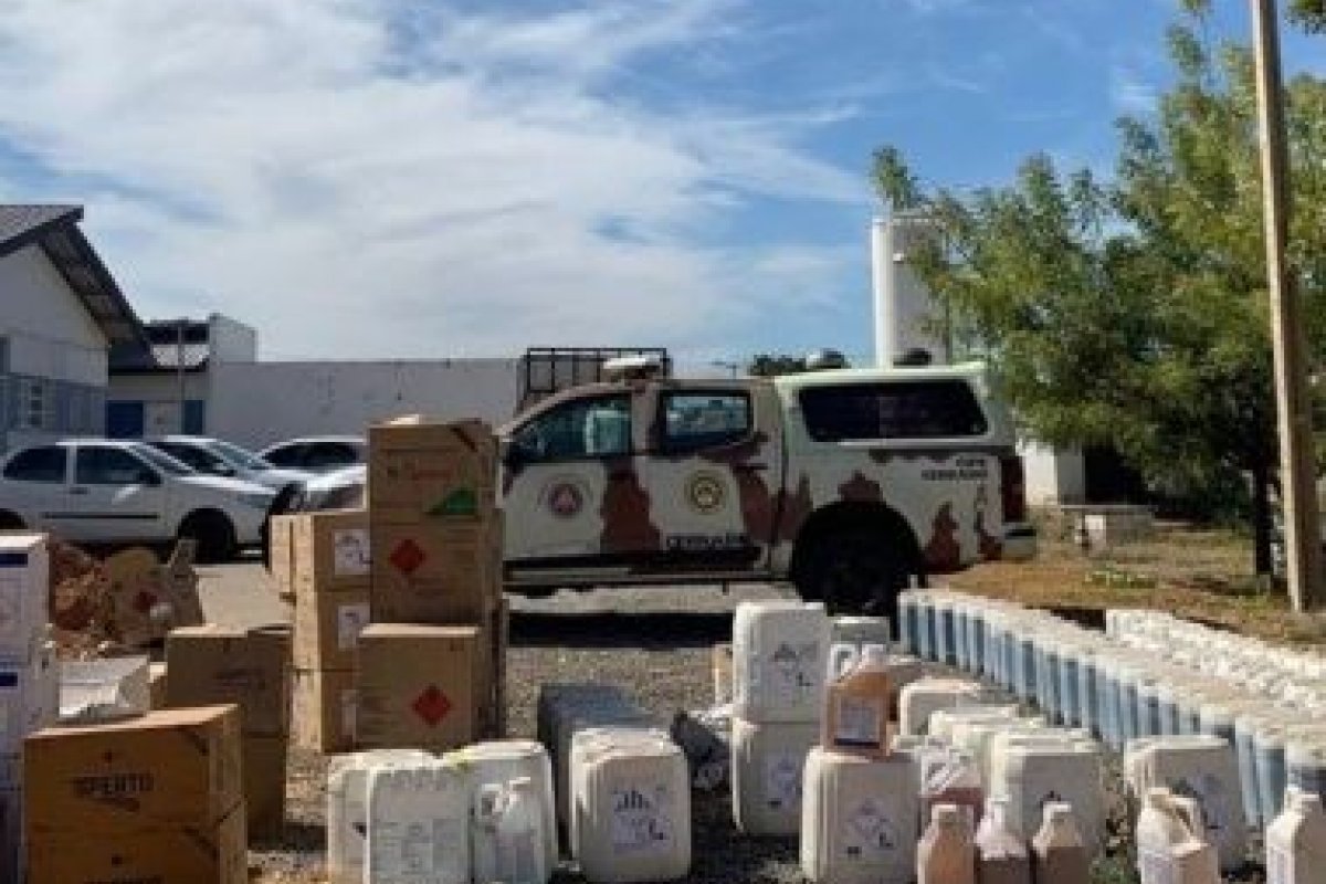 PM recupera carga de fertilizantes e carros roubados de fazenda em Luís Eduardo Magalhães