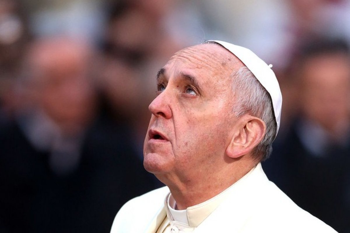 10 dias após cirurgia, Papa Francisco deixa hospital em Roma