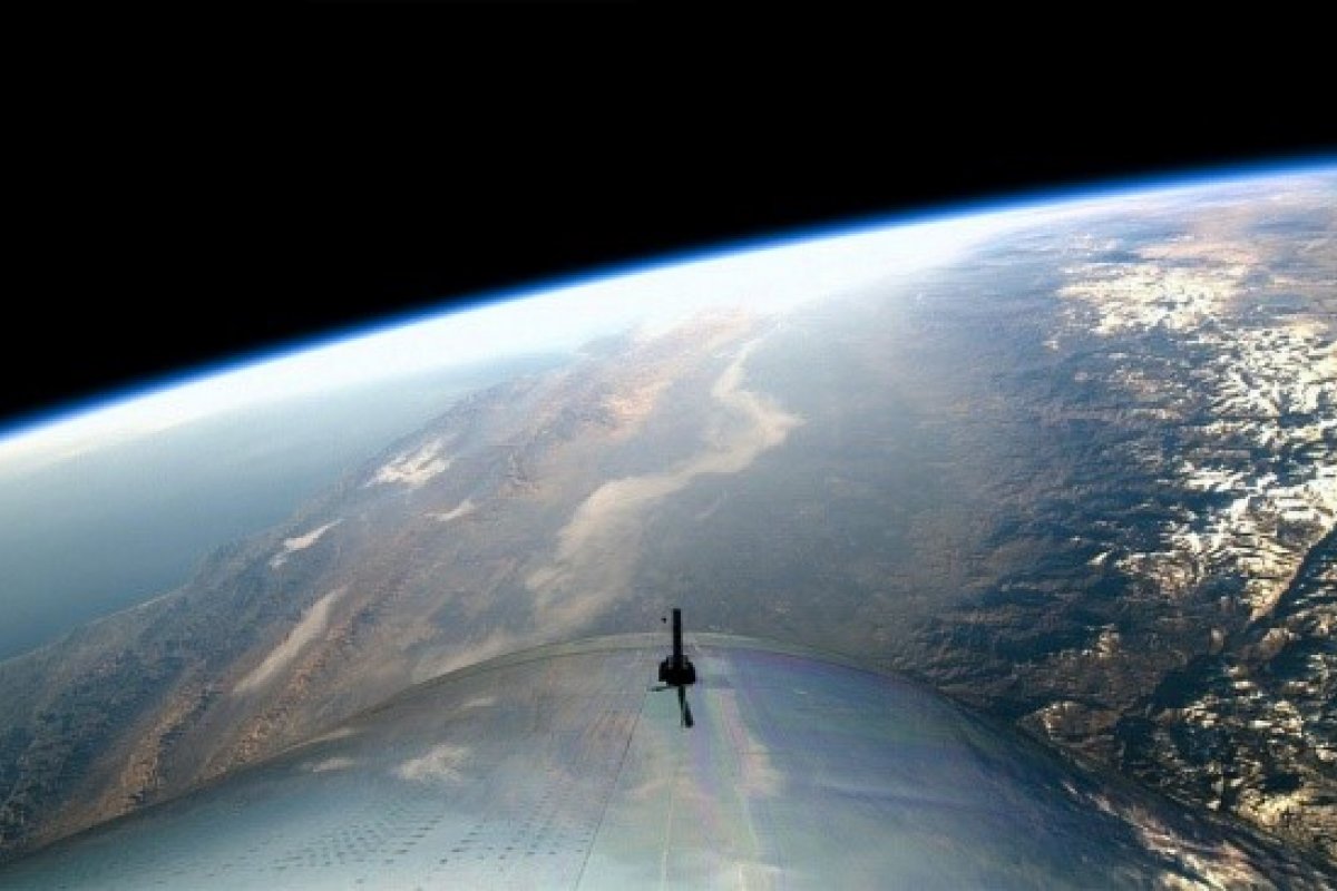 Virgin Galactic vai sortear 2 passagens para viajar ao espaço