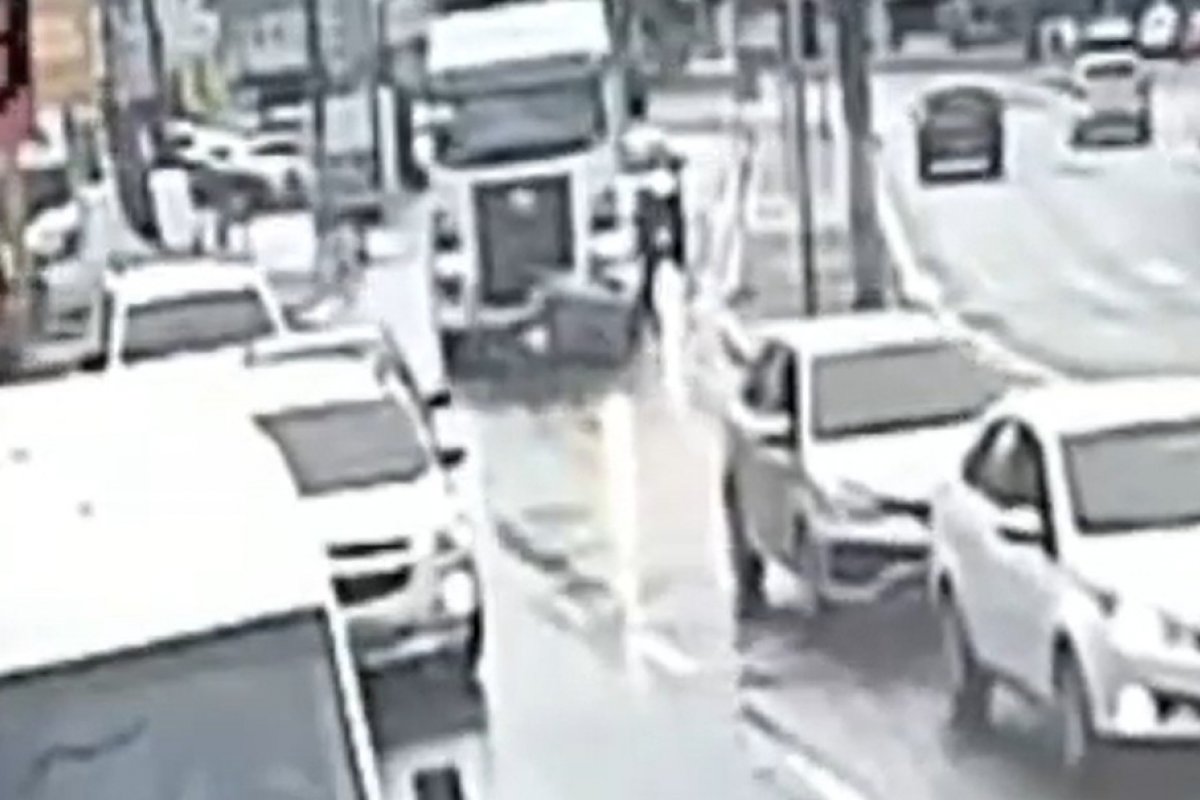  Vendedora ambulante morre após ser atropelada por caminhão em Feira de Santana