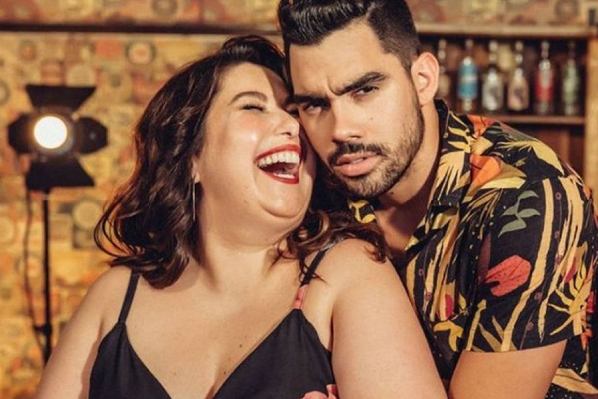 Clipe "Jenifer" bomba e é  o 10º mais visto no mundo no Youtube