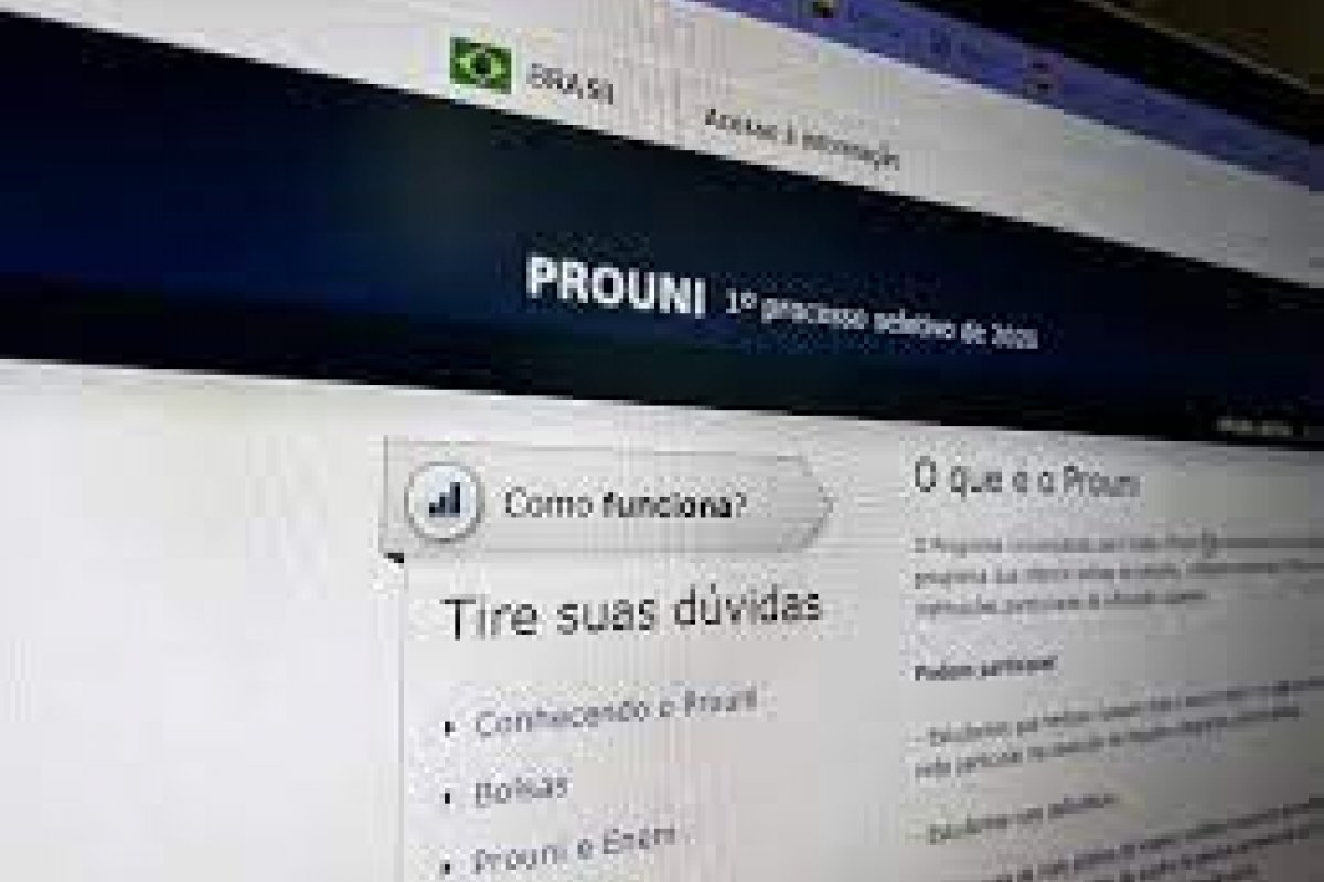 Candidatos têm até esta sexta-feira (16) fazer a inscrição no Prouni 2021