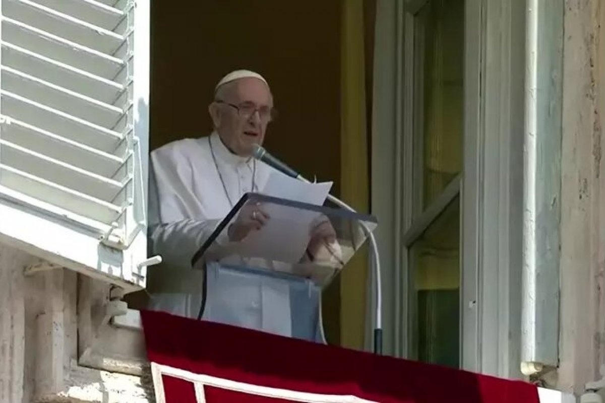 Papa Francisco celebra primeira missa após cirurgia