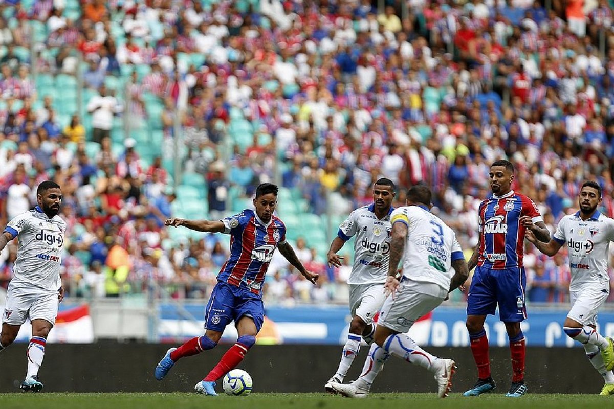 Em confronto de tricolores, Bahia e Fortaleza empatam em 1 a 1 