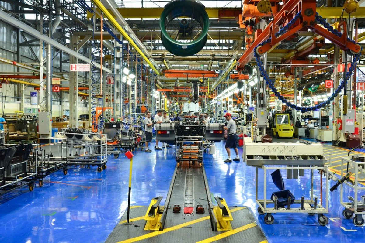 IBGE: Entre 2018 e 2019, indústria baiana perde unidades locais e empregos, mas aumenta valor gerado e produtividade 