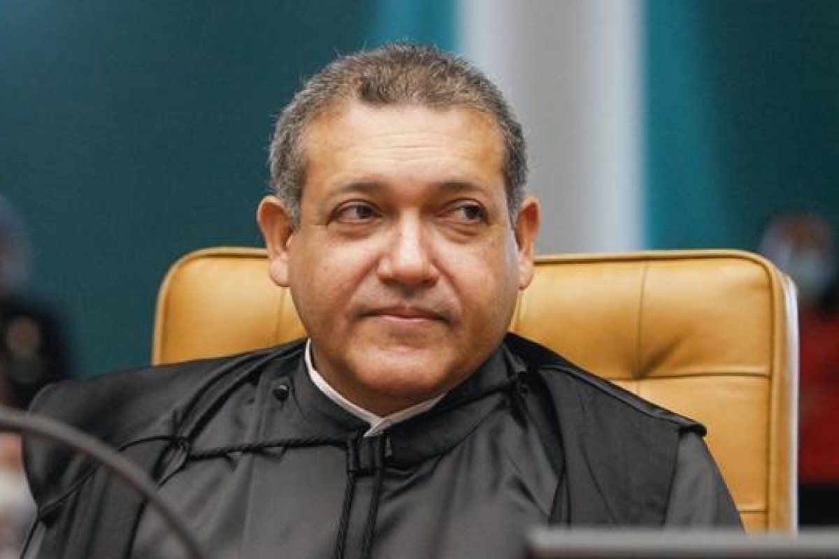 Nunes Marques solicita duas representações contra colunista da Folha, Conrado Hubner