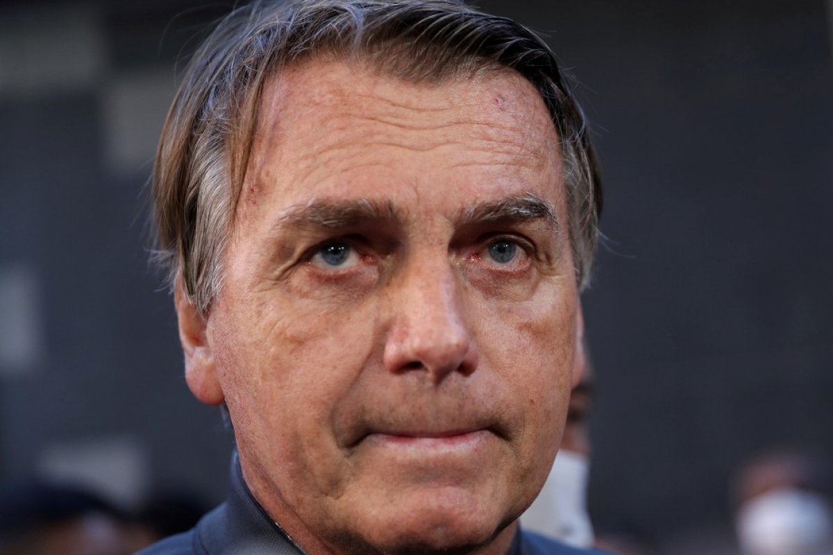 Bolsonaro veta projeto que tornaria acesso à remédios orais contra câncer mais fácil