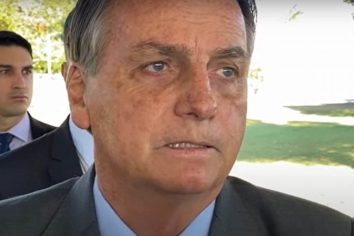 "Não possuía fonte do custeio", justifica Bolsonaro sobre veto de PL de acesso à remédios contra o câncer 