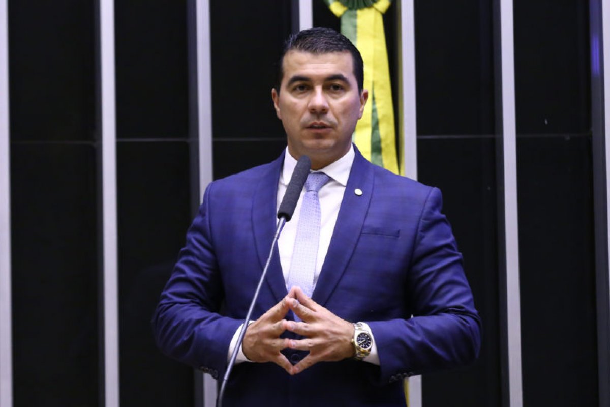 Em depoimento à PF, Luís Miranda nega ter gravado Bolsonaro 