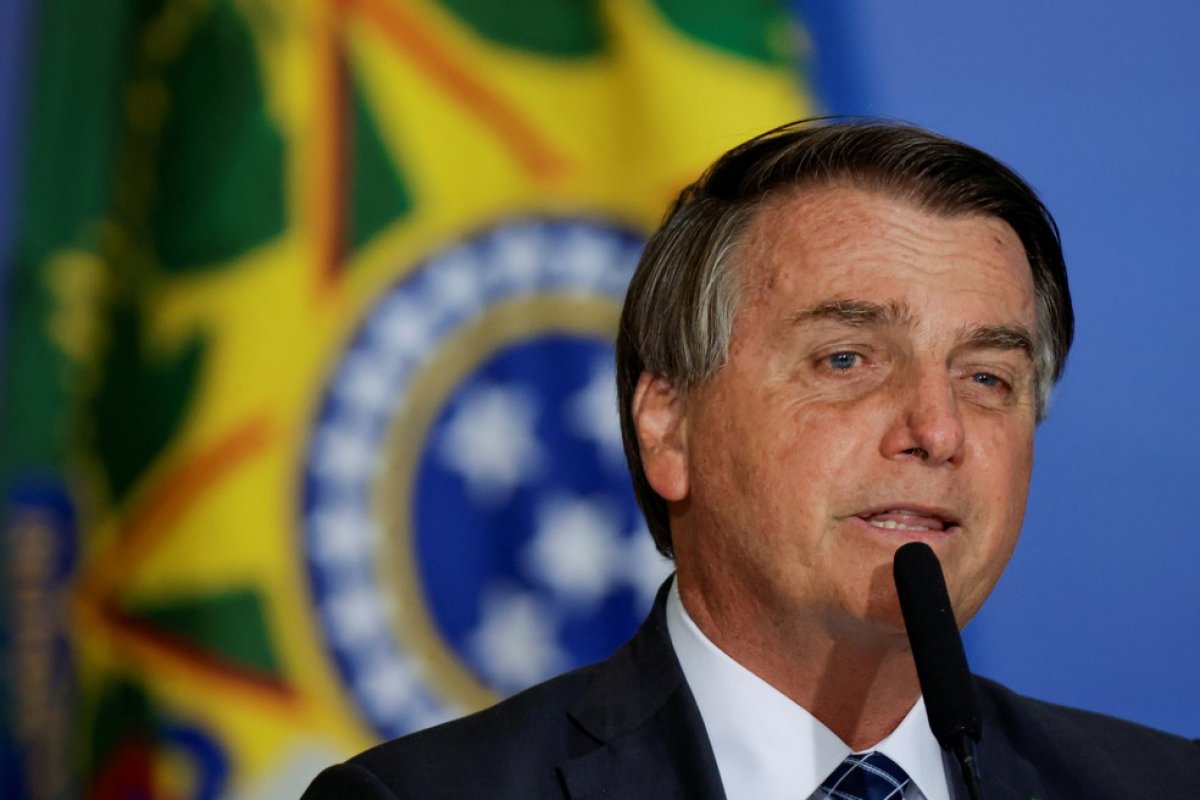 'Devo disputar, não posso garantir', diz Bolsonaro sobre reeleição em 2022