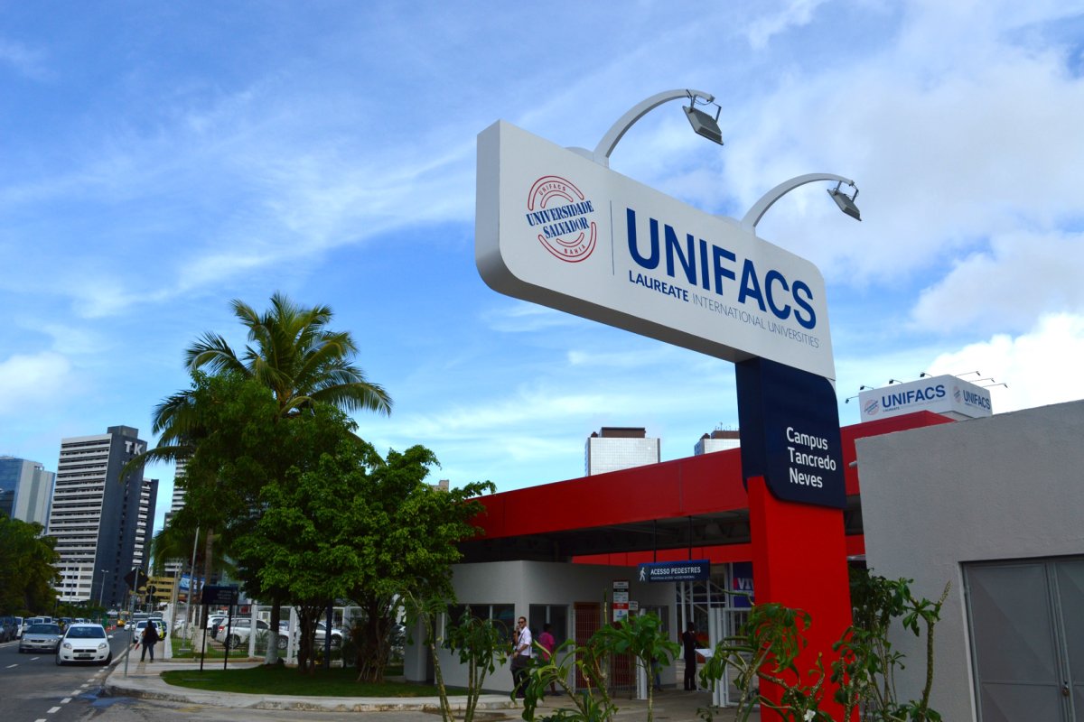 UNIFACS recebe prêmio Top of Mind    
