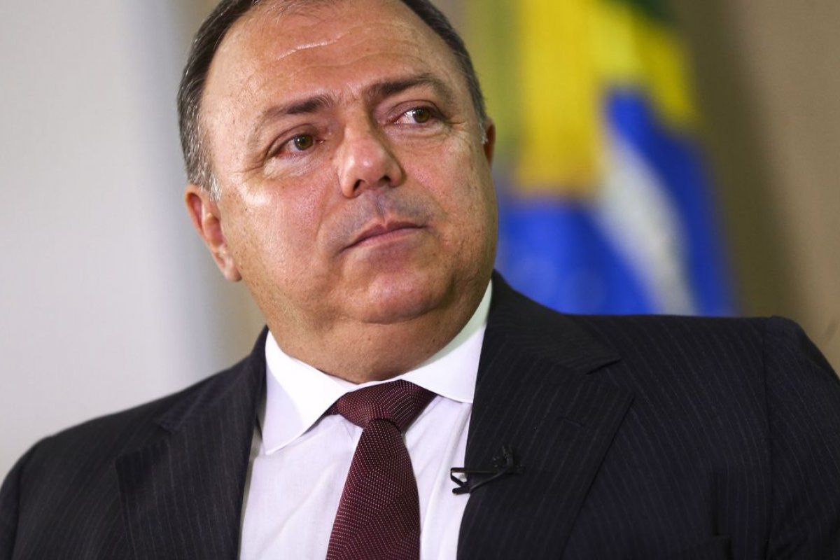 Pazuello vai à PF depor sobre suposta prevaricação de Bolsonaro no caso Covaxin