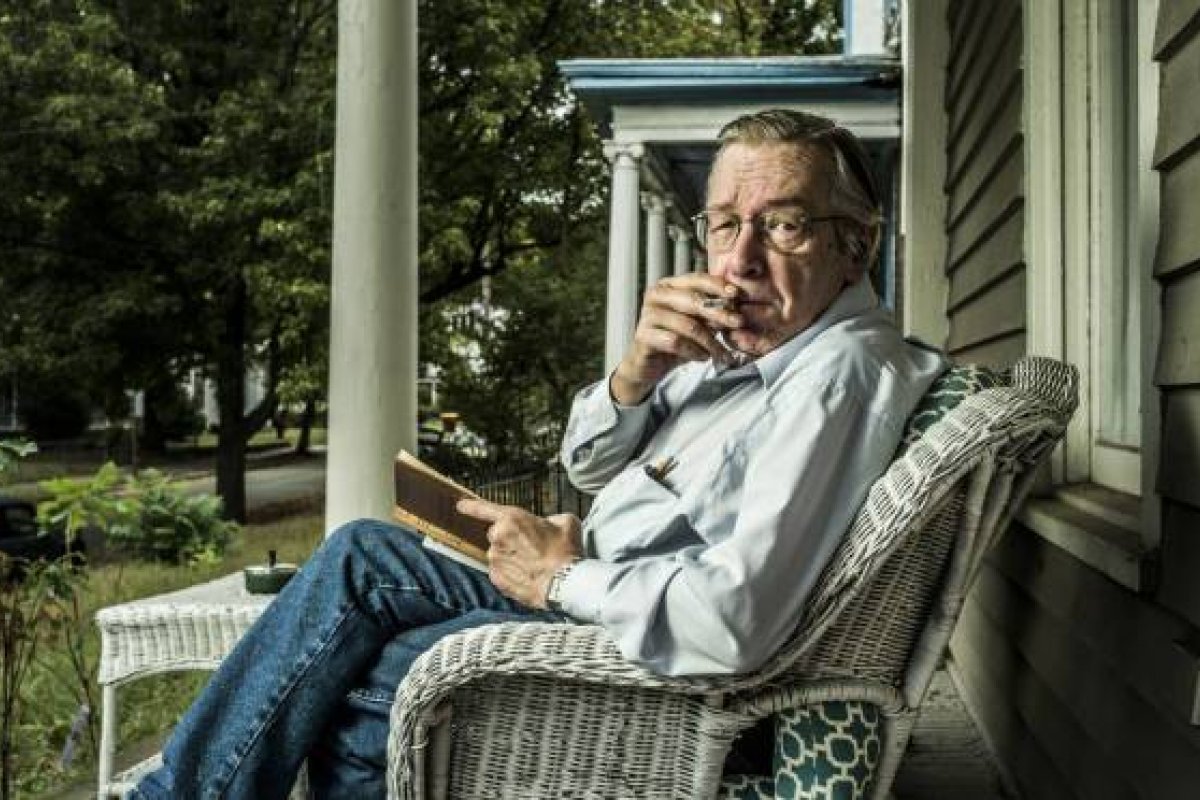 "Convivência péssima com as vozes discordantes", afirma Editora Record ao não renovar com Olavo de Carvalho