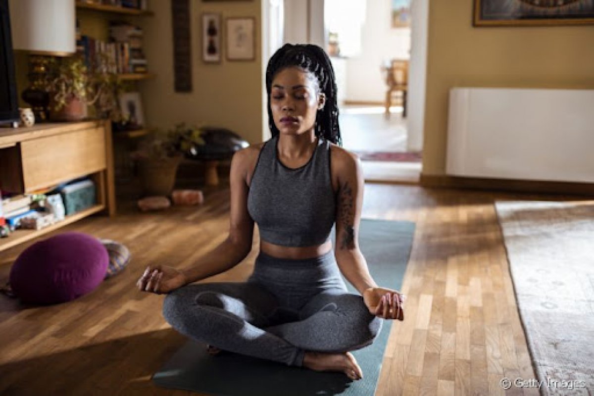 Meditação traz inúmeros benefícios para a saúde mental  