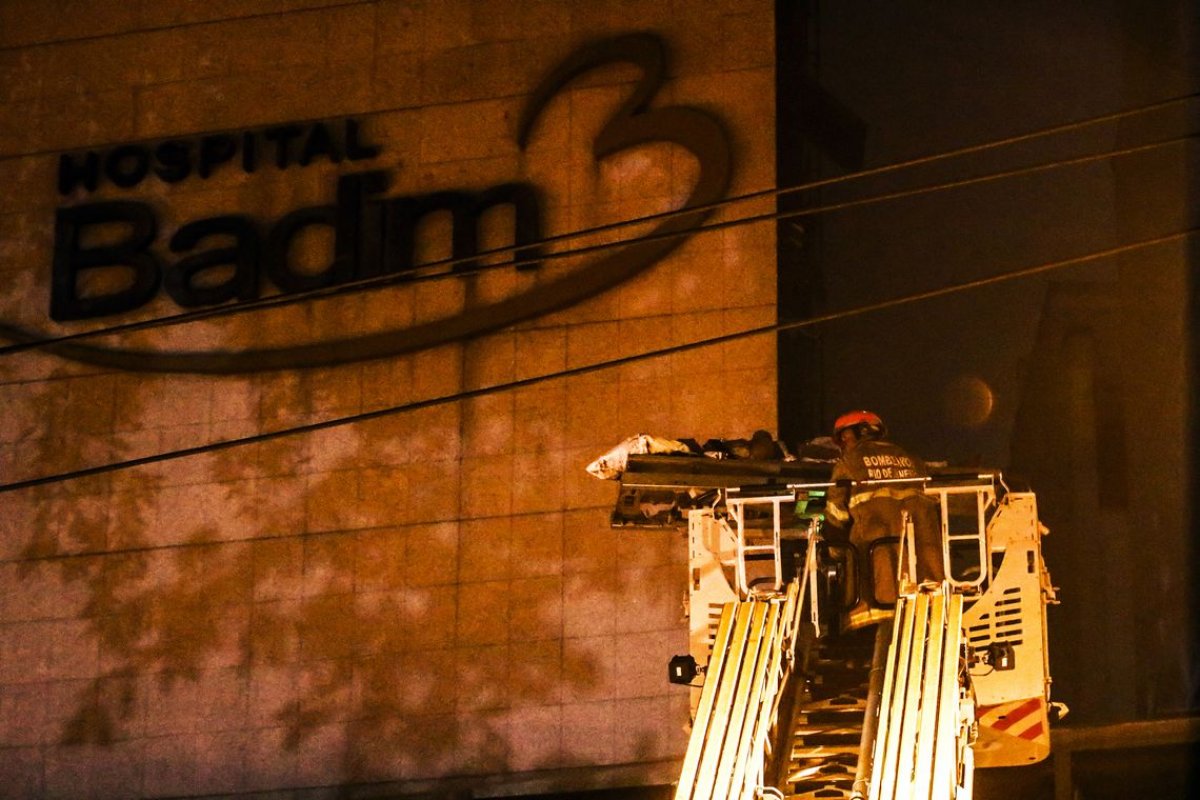 Morre 13ª vítima de incêndio em hospital no Rio