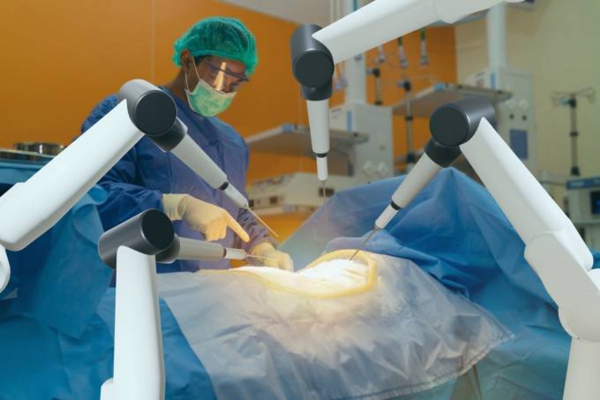 Primeira cirurgia para diabetes com uso de robôs é realizada no Paraná