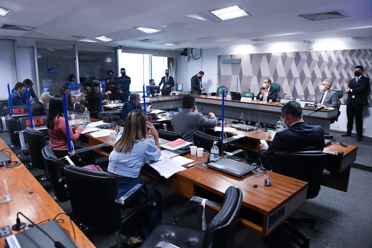 Senadores aumentaram em 68% gastos com cota parlamentar durante CPI da Covid