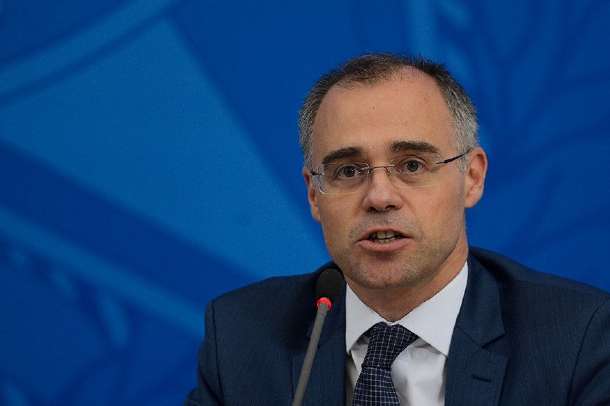  André Mendonça  esteve na Bahia para pedir apoio de Jaques Wagner para o STF