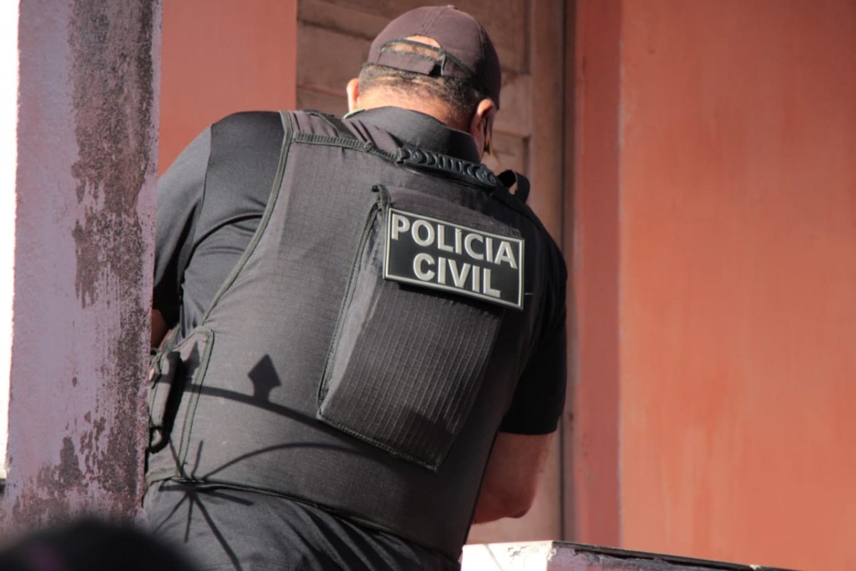 Homem que matou jovem ao suspeitar de furto de R$ 320 se entrega à polícia
