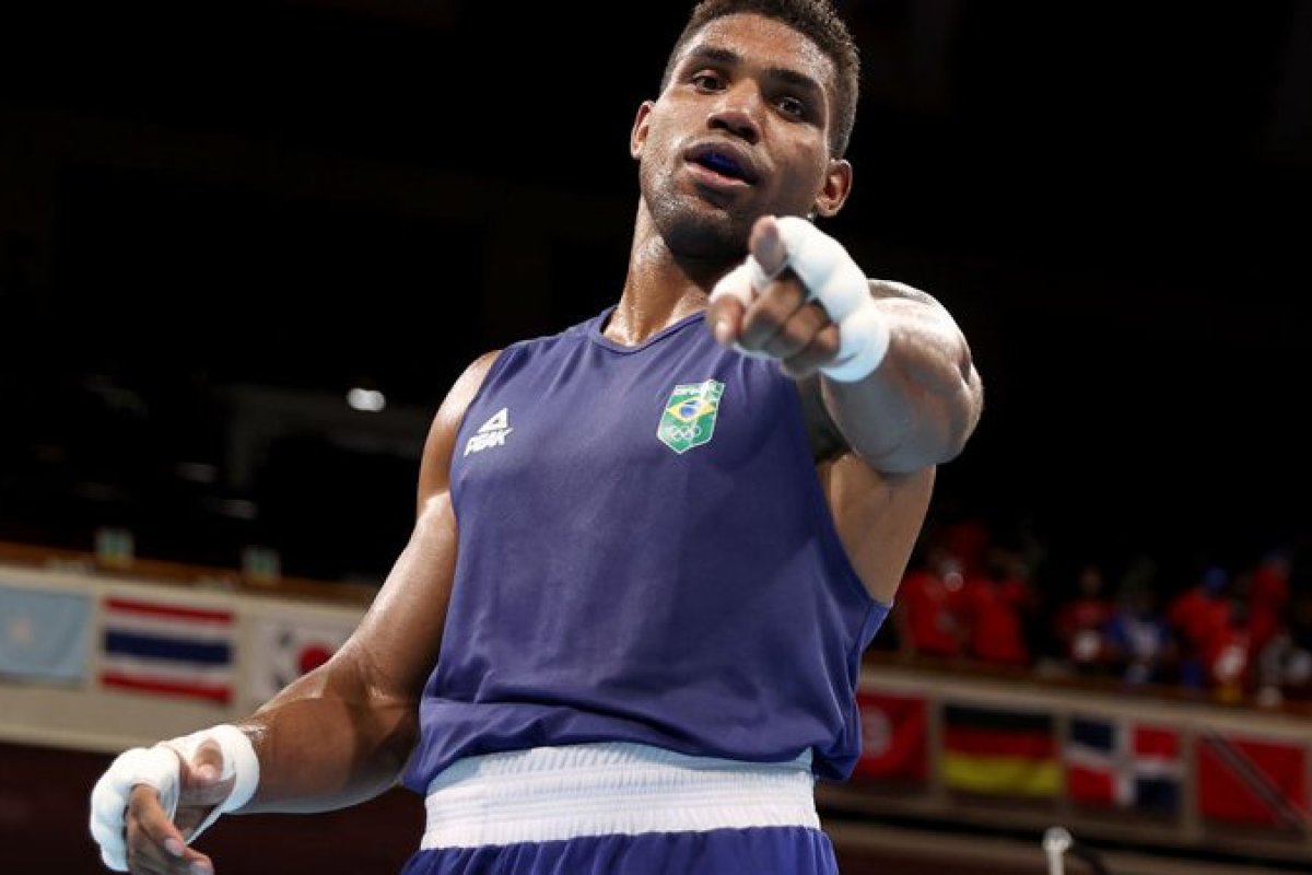 Abner Teixeira perde em semifinal, mas garante medalha de bronze