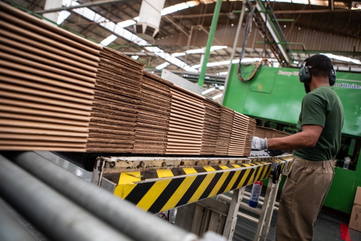 Produção industrial apresenta crescimento de 12,9% no primeiro semestre de 2021
