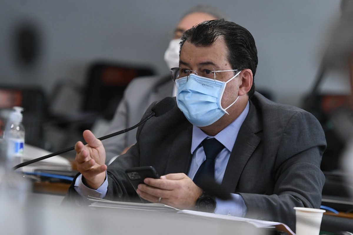 Eduardo Braga quer pautar falta de oxigênio no Amazonas na CPI da Covid