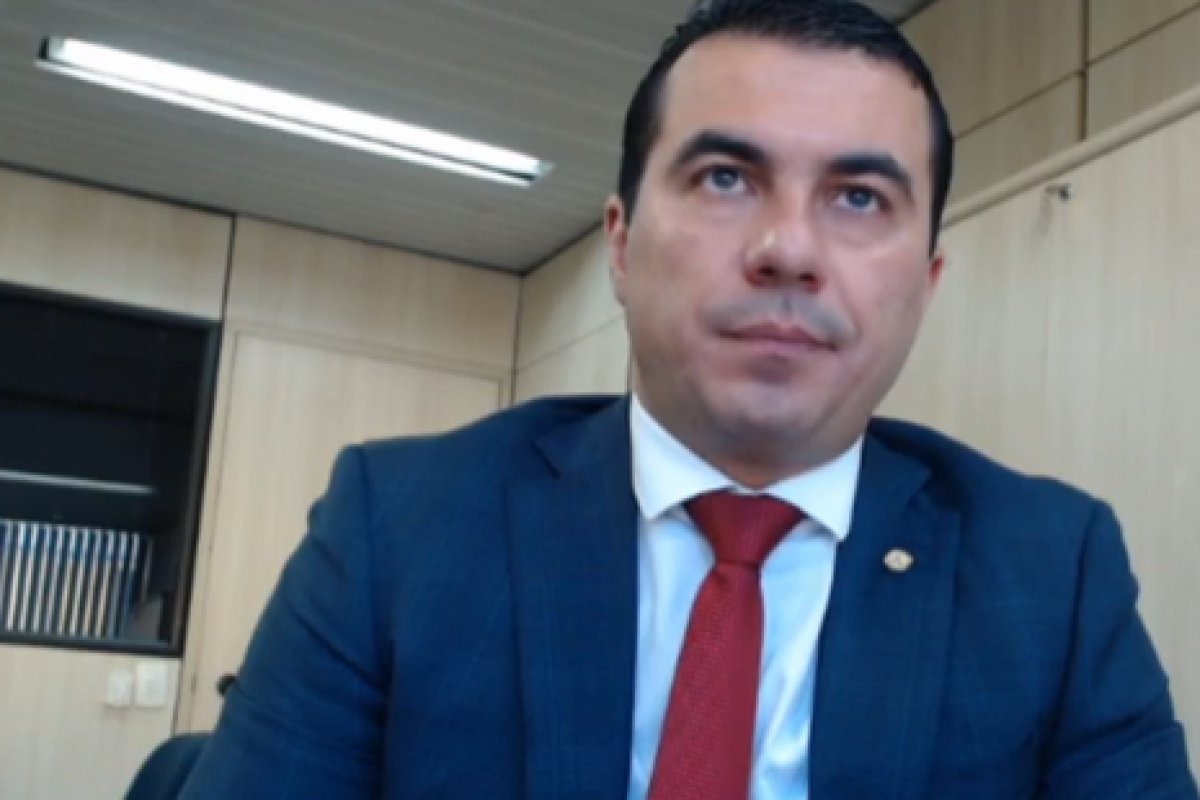 Em depoimento, Luis Miranda diz que Pazuello narrou ter sido pressionado por Lira