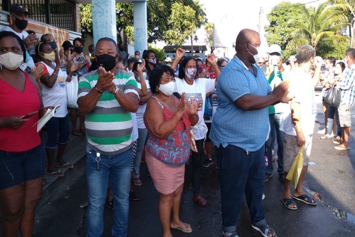 Pescadores e marisqueiras fazem protestos contra o encerramento do serviço de trens do Subúrbio de Salvador 