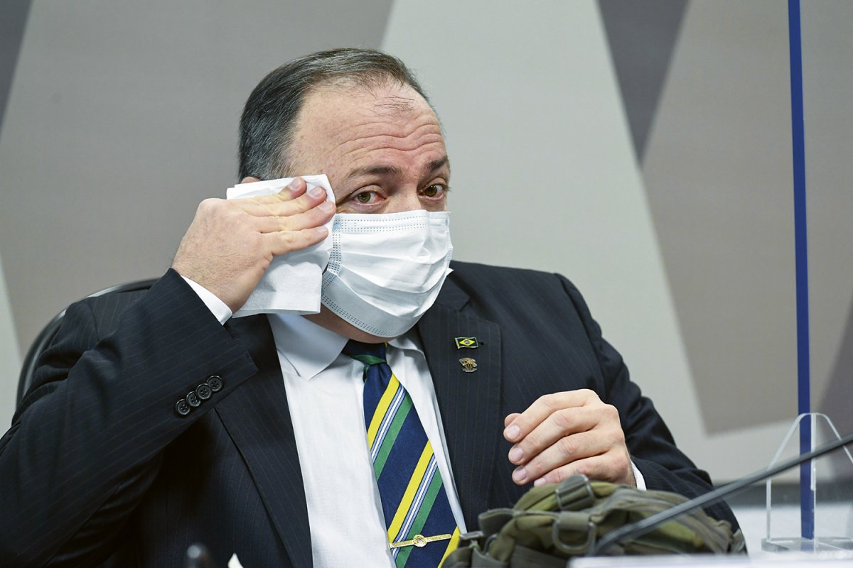 TCU abre processo contra Pazuello e Élcio Franco por omissão durante pandemia