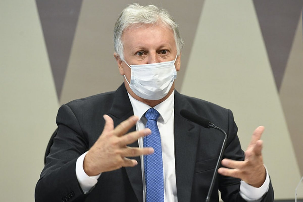 Assessor de Pazuello diz na CPI que Teich o convidou para o ministério 