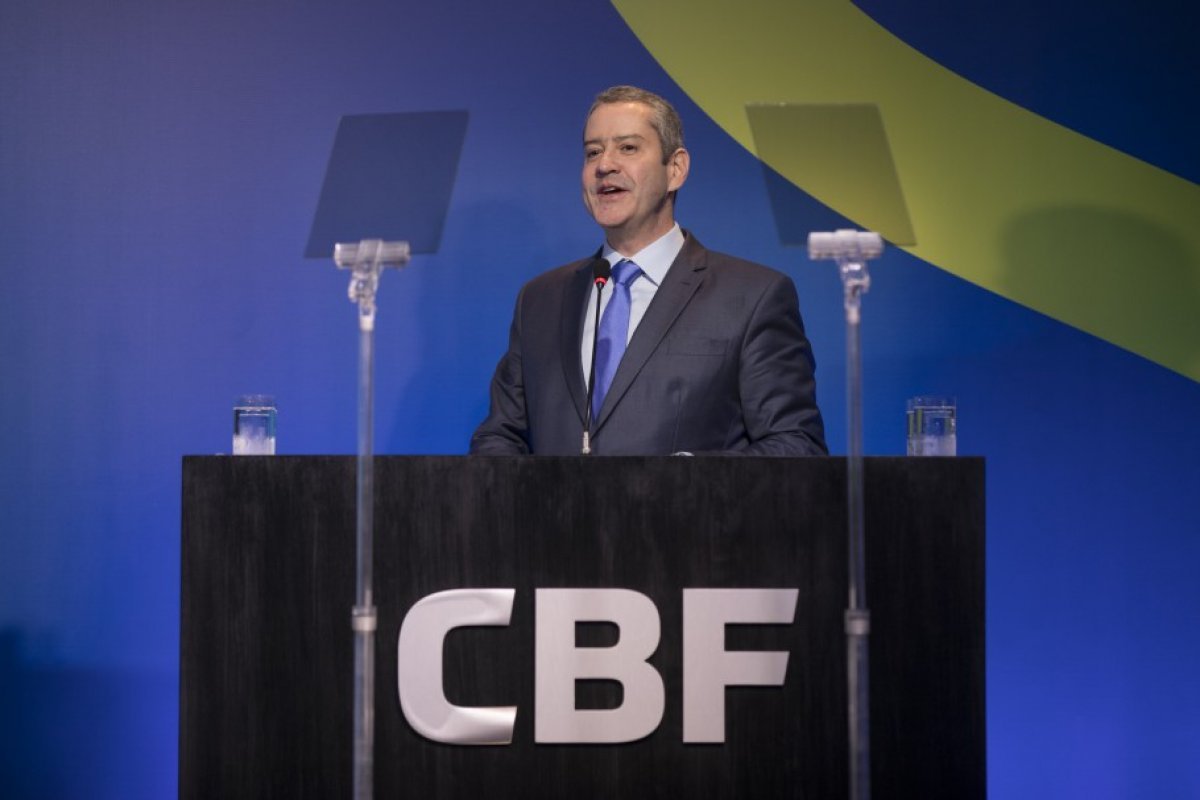 Justiça proíbe entrada de Caboclo na CBF e impede contato dele com a vítima