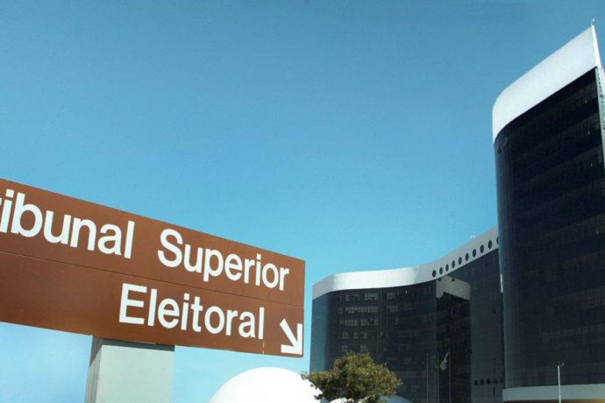 Enquete aponta que 99,1% dos votantes não confiam no TSE
