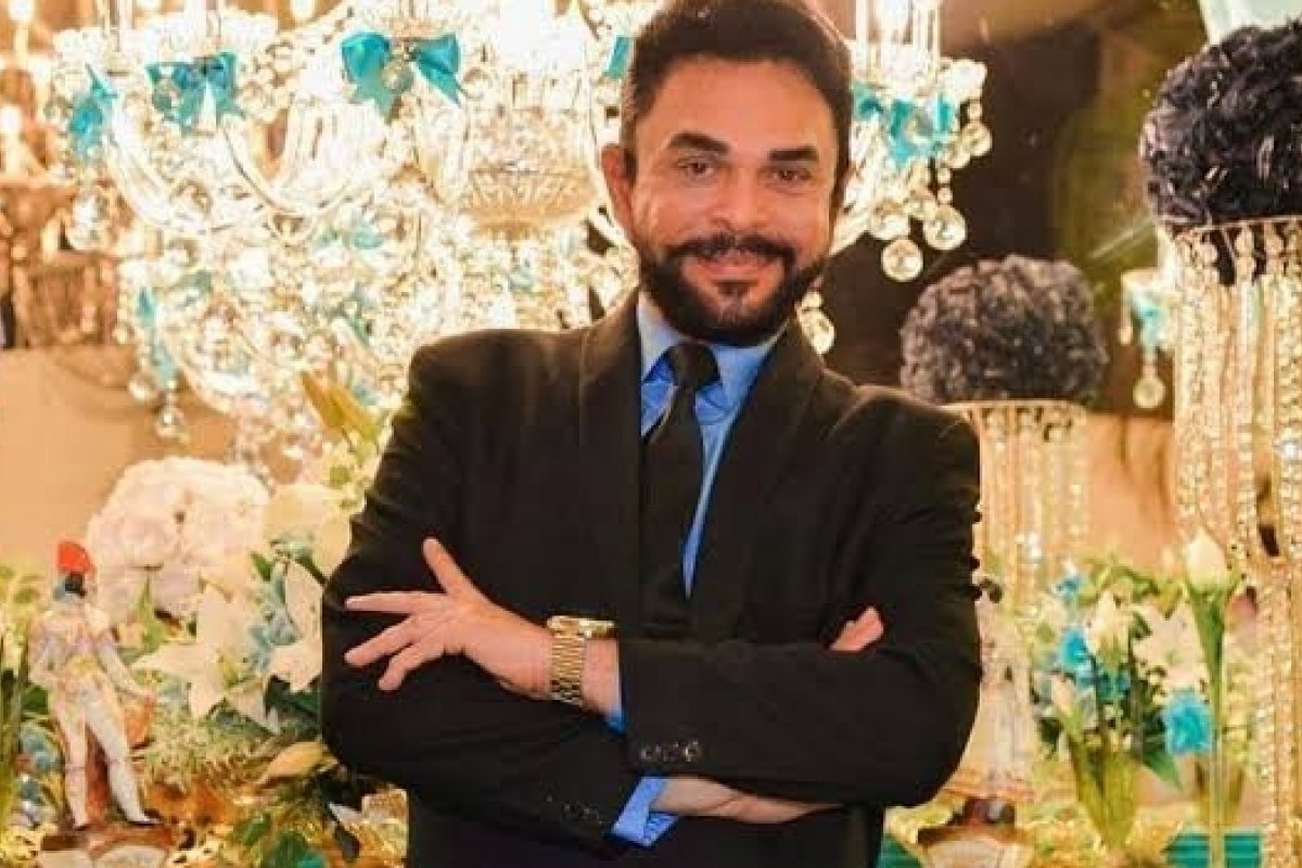 Estilista baiano Júlio César Habib sofre acidente doméstico e é internado em estado grave no HGE 