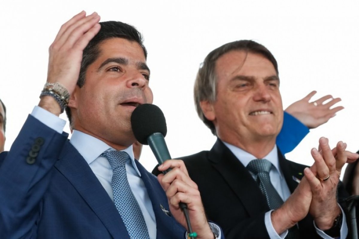 ‘Tem oito meses que não conversamos’, diz Bolsonaro sobre ACM Neto