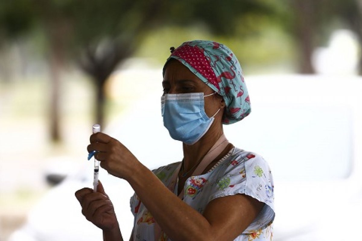 Covid-19: Bahia e estados do nordeste são os que menos recebem doses de vacina