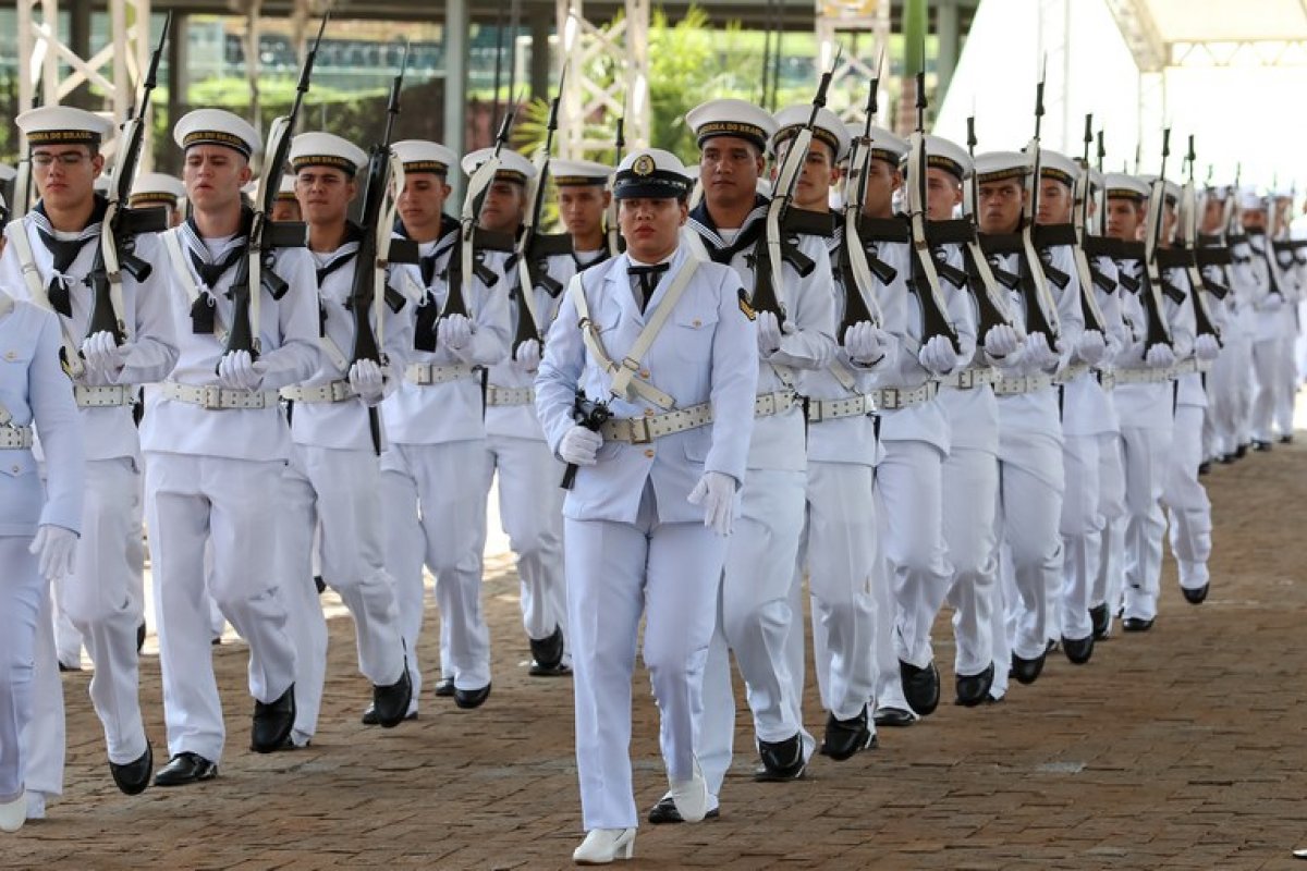Marinha nega que desfile na Esplanada tenha relação com a votação da PEC do Voto Impresso