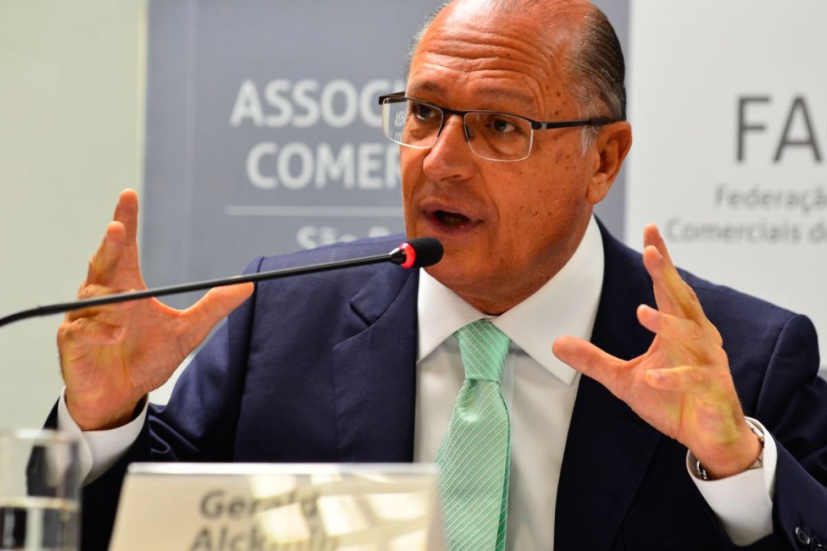 Alckmin afirma saída do PSDB e diz que anúncio oficial deve sair 'nas próximas semanas'