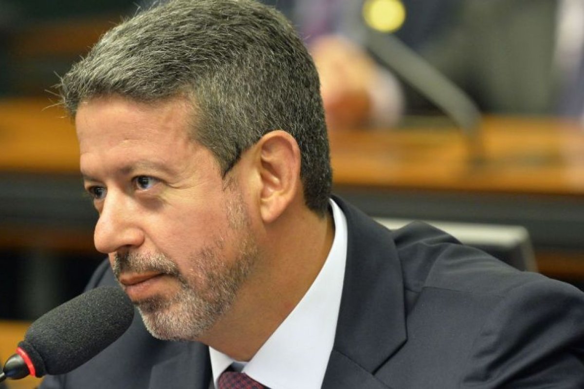 Movimento aciona STF para pedir que Lira leia pedido de impeachment contra Bolsonaro